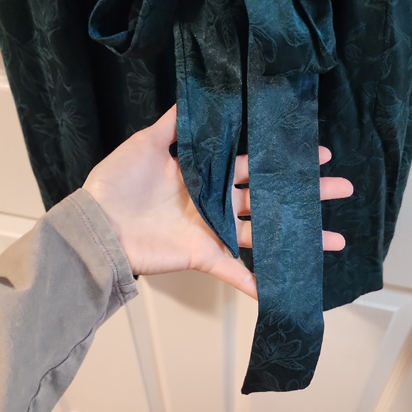 Victoria's Secret Robe - Picture 4 of 4